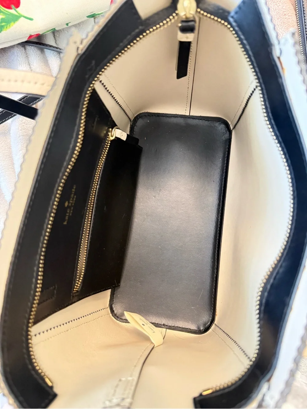 Kate Spade Lily Avenue Carrigan black patent leather scalloped tote